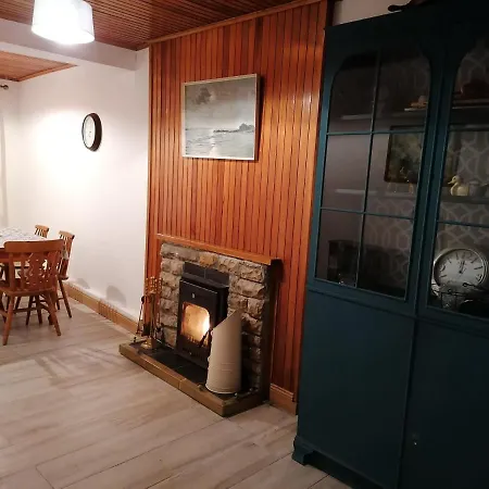 Ferguson's Traditional Townhouse 度假居 Dunkineely