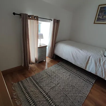 Ferguson's Traditional Townhouse * Dunkineely