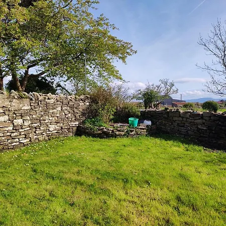 Ferguson's Traditional Townhouse Nyaraló Dunkineely