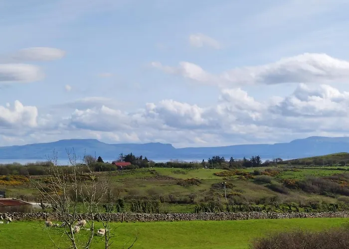 Ferguson's Traditional Townhouse * Dunkineely