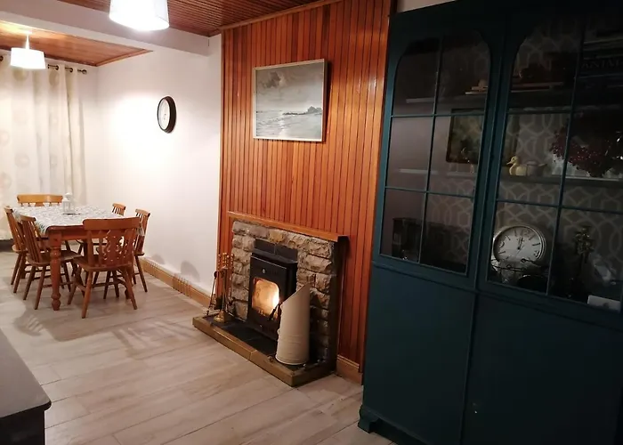 Ferguson's Traditional Townhouse בית נופש Dunkineely
